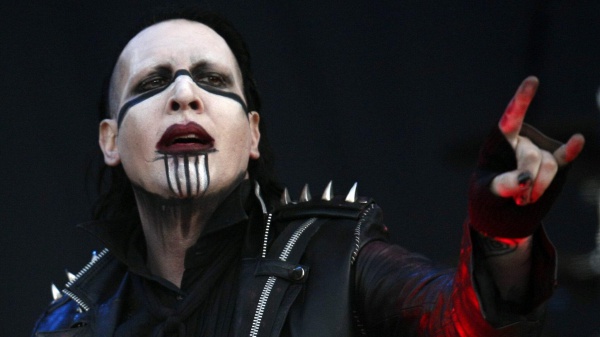 Marilyn Manson,  accusatrici dicono di essere state minacciate dalla moglie