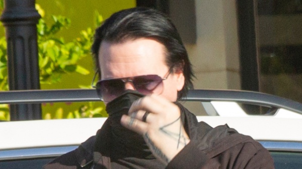 Marilyn Manson, la polizia perquisisce la sua villa di Hollywood