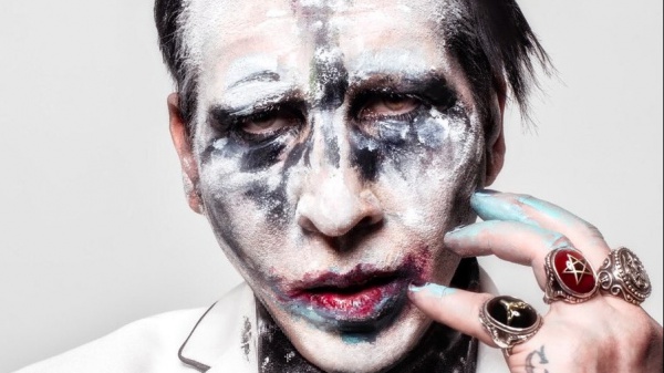 Marilyn Manson, una nuova accusatrice dice di aver coinvolto l'FBI
