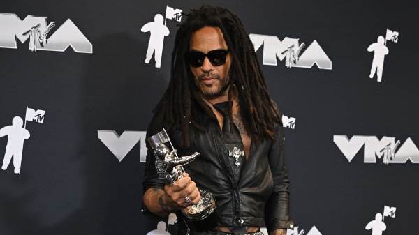 MTV VMAs 2024, Lenny Kravitz e Benson Boone trionfano nelle categorie rock