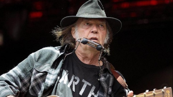 Neil Young ha pubblicato un documentario sull'ultimo album