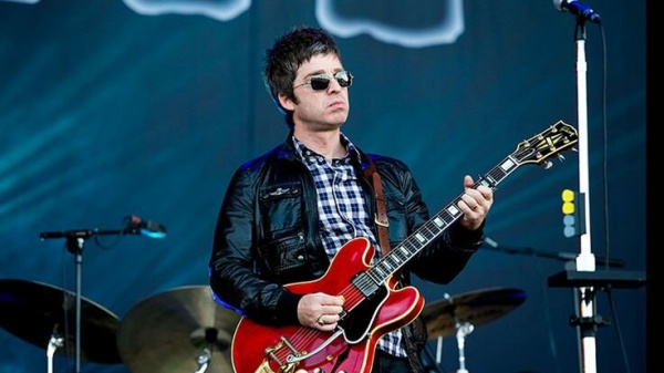 Oasis, all'asta la chitarra che causò la fine della band