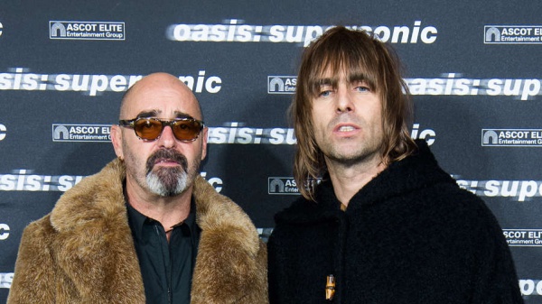 Oasis, Bonehead annuncia la sua malattia
