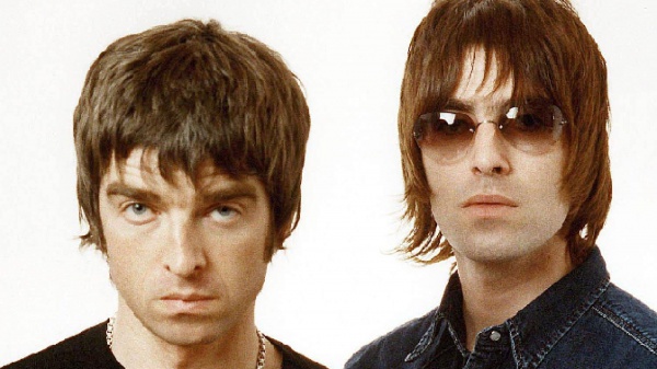 Oasis, Liam e Noel Gallagher, ancora botta e risposta