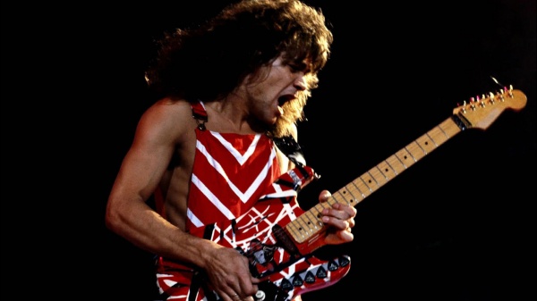 Oggi Eddie Van Halen avrebbe compiuto 66 anni. Il ricordo attraverso 5 assoli di chitarra