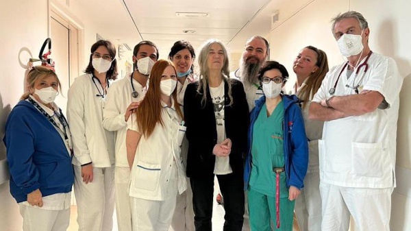 Patti Smith dimessa dall'Ospedale Maggiore di Bologna