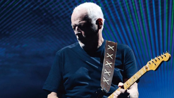 Pink Floyd, David Gilmour omaggia Syd Barrett