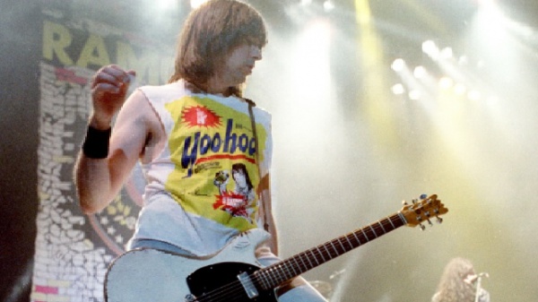 Ramones, la chitarra di Johnny Ramone all'asta per quasi un milione