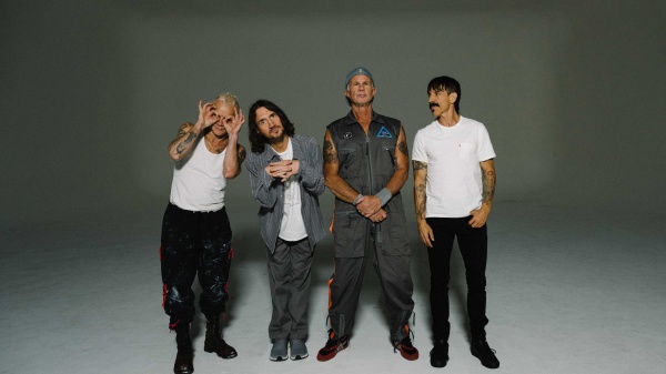 Red Hot Chili Peppers, guarda il video della cover di Smells Like Teen Spirit