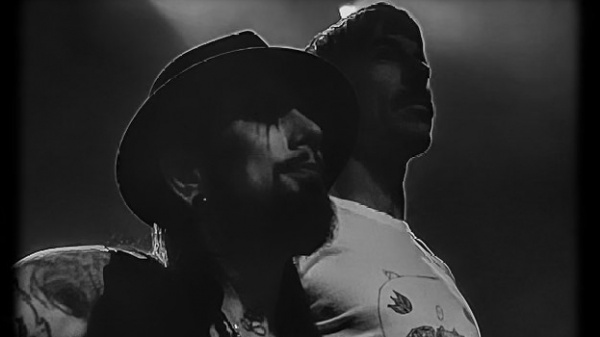 Red Hot Chili Peppers, Kiedis e Navarro ancora insieme sul palco