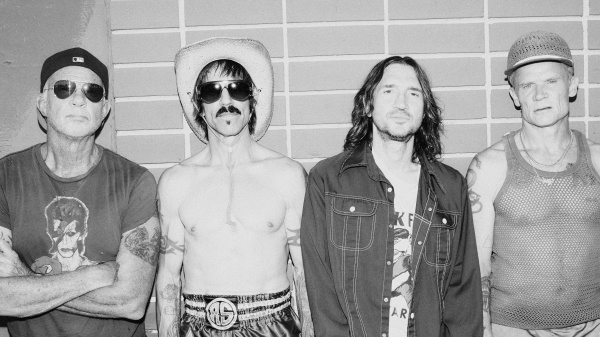 Red Hot Chili Peppers, un fan ha preso per sbaglio i biglietti di una tribute band