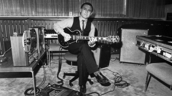 Robert Fripp: rigore assoluto e visioni elettriche, tra King Crimson e Bowie