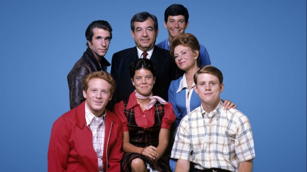 Serie tv, il 15 gennaio del 1974 debuttava sul piccolo schermo la sitcom cult "Happy Days”