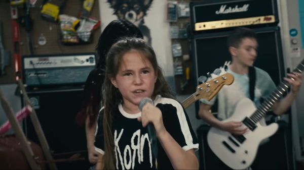 Slipknot, una ragazzina di 10 anni canta una versione brutale di The Heretic Anthem