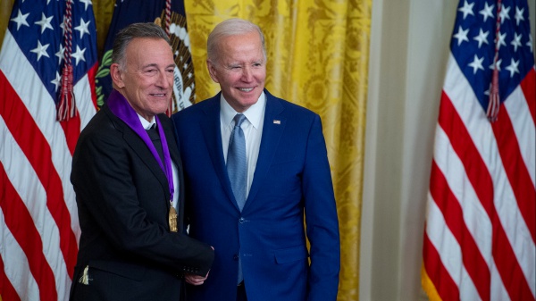 Springsteen riceve dal Presidente Biden la National Medal Of Arts