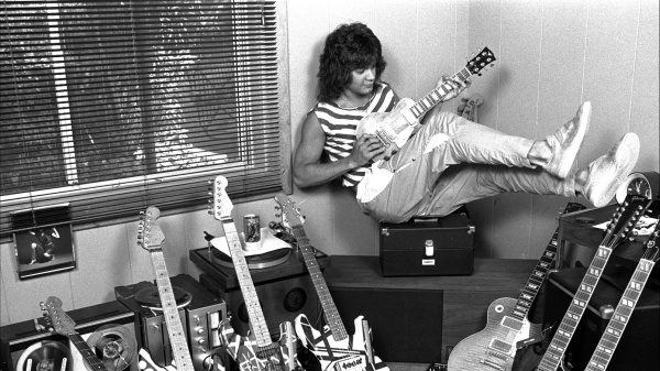 "Suonare come Eddie Van Halen? Impossibile!" parola di Steve Vai