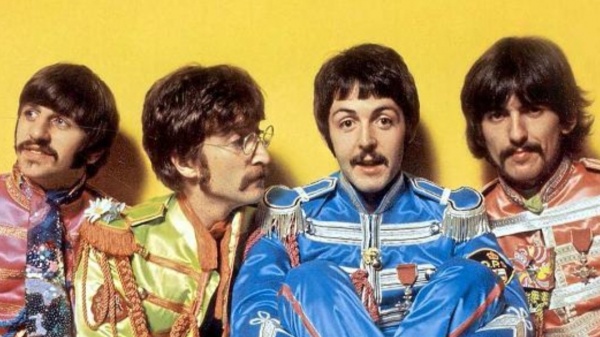 The Beatles, la storia dell'unico italiano sulla copertina di Sgt.Peppers