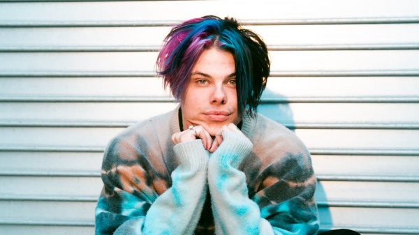 Yungblud introduce le toilette 'gender neutral'